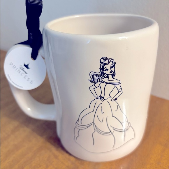Disney x Rae Dunn - Princess Belle Mug - Picture 2 of 2
